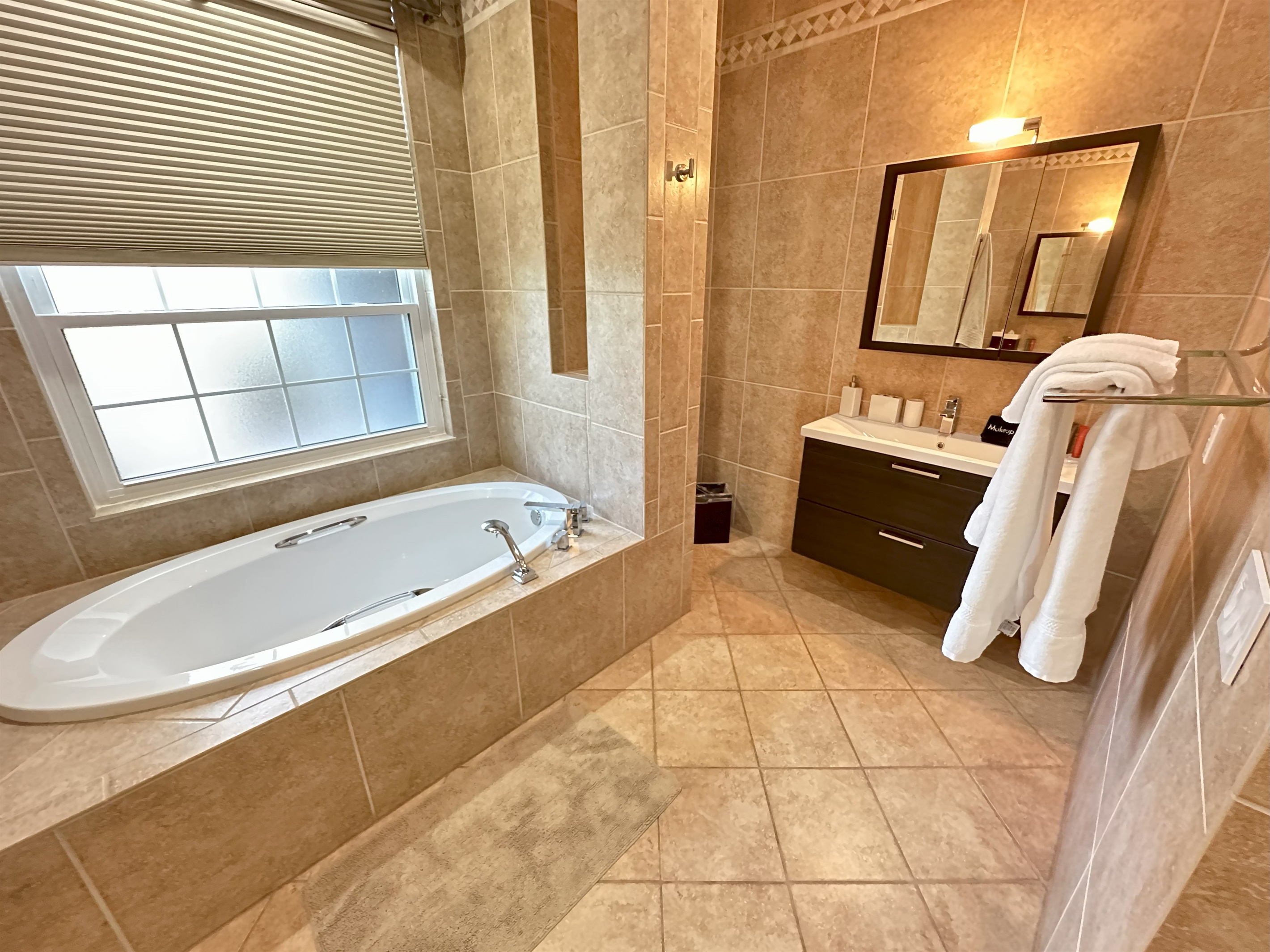 King Bathroom Suite