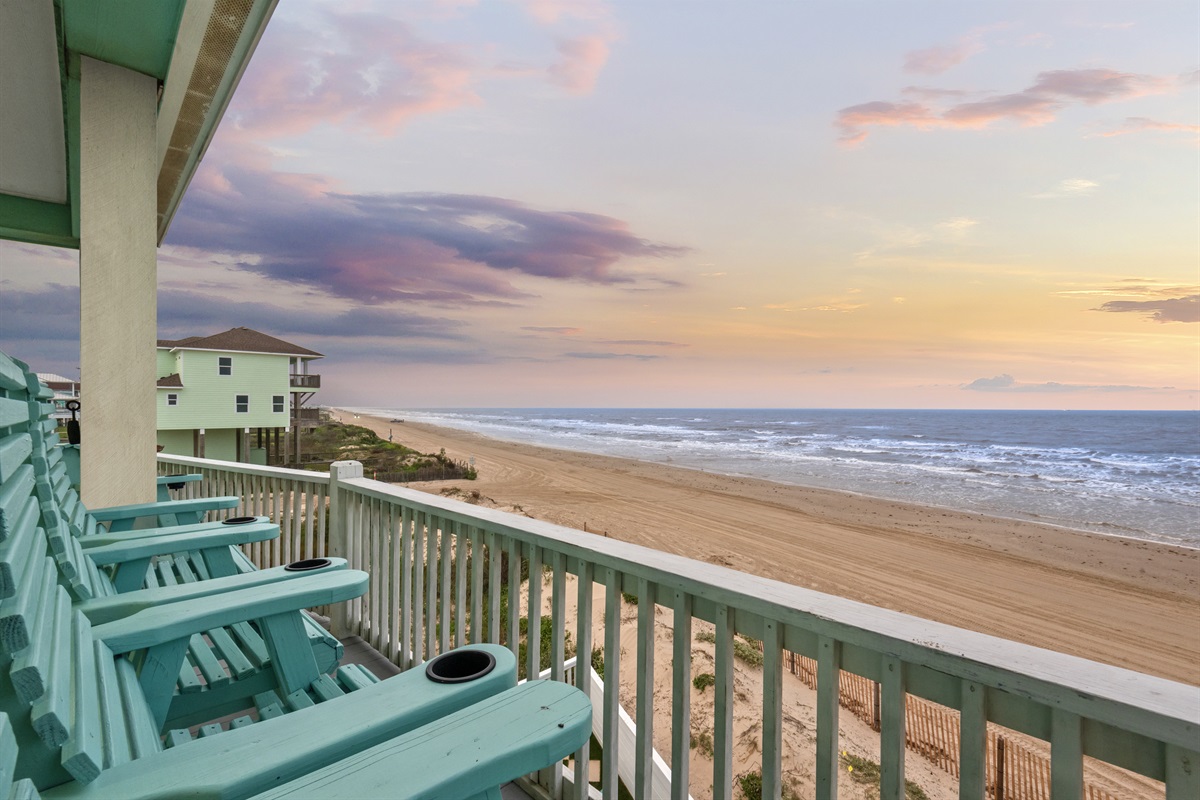 63db7050827545e19131f14a305e396e Large | Beachhouse | Texas | TX | Vacation Homes | Galveston | Crystal Beach | Kokomo | Breezy Days | Beachfront Elegance | Sunrise Serenity | Southern Sands Property Management, LLC