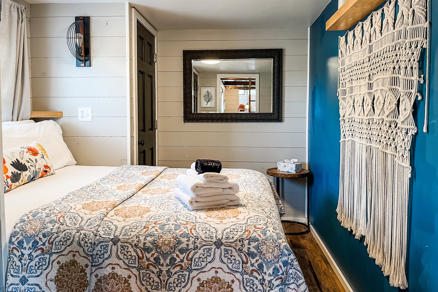 Queen Bed in bedroom