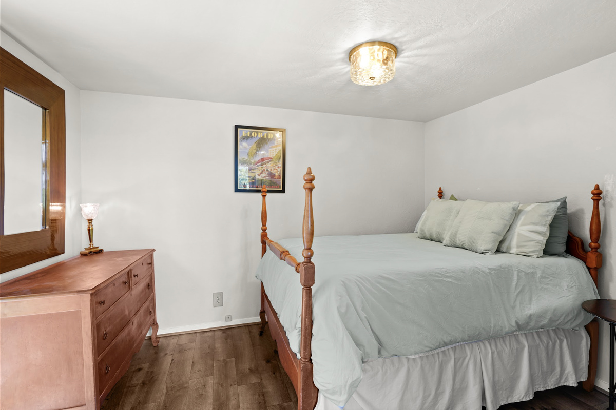 Bright and comfortable guest bedroom