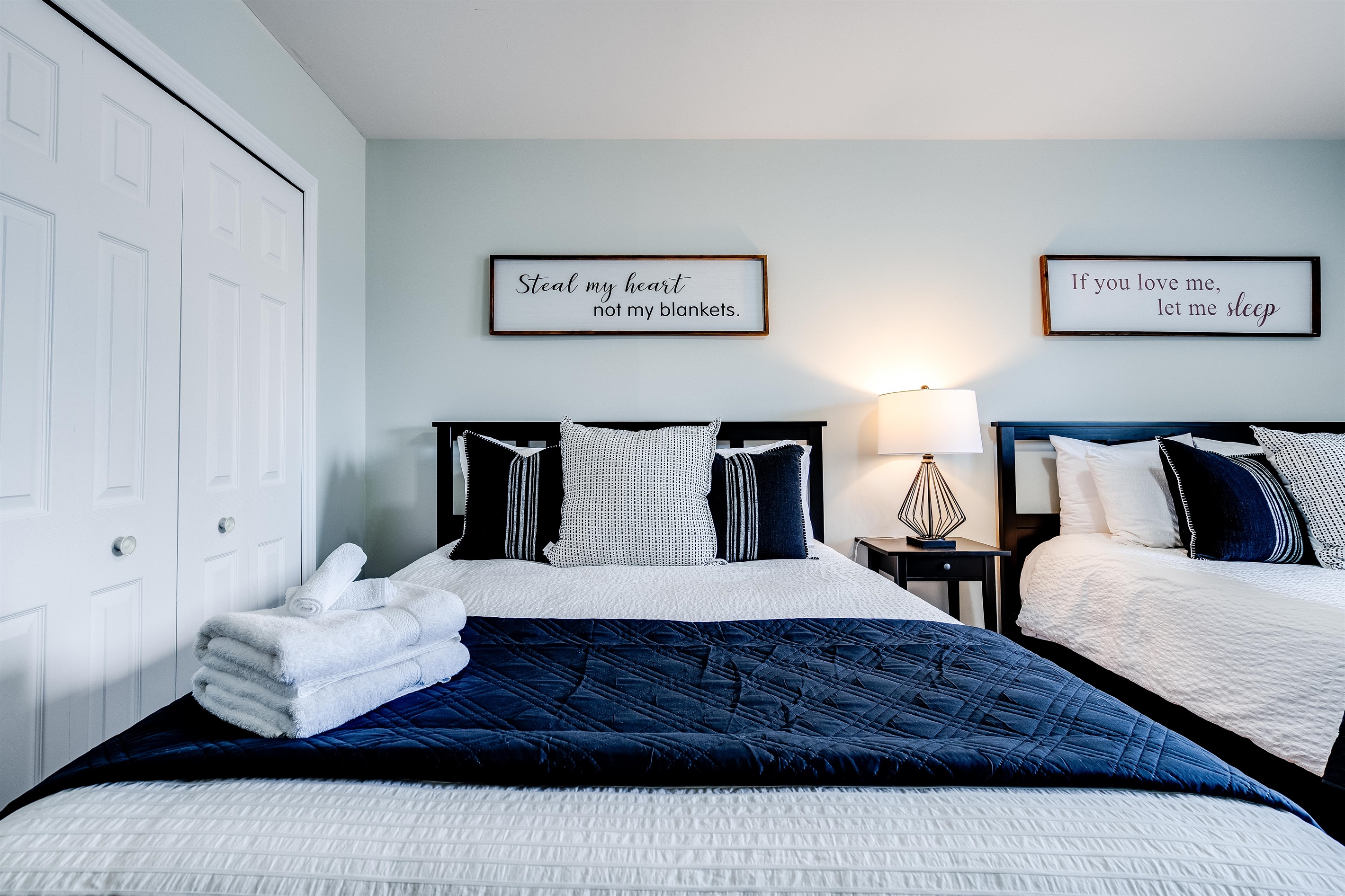 2 Queen Bed's/ Bedroom