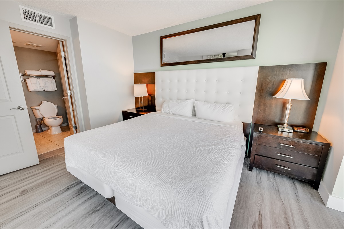 Stunning Bedroom Beautifully Decorated with Amazing Views (Room A)💫✨