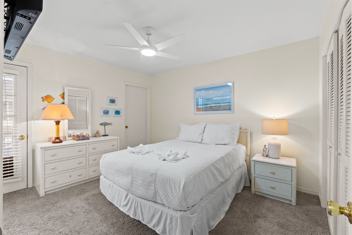 Bedroom 1 with Queen Sized Bed