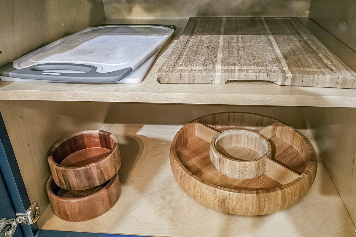Equip your culinary adventures with stylish wooden serveware and cutting boards!