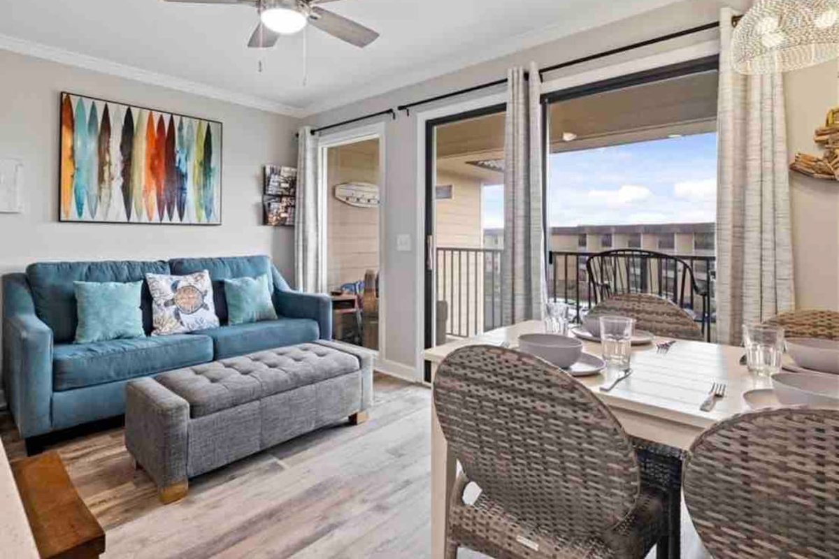 Living room with balcony doors