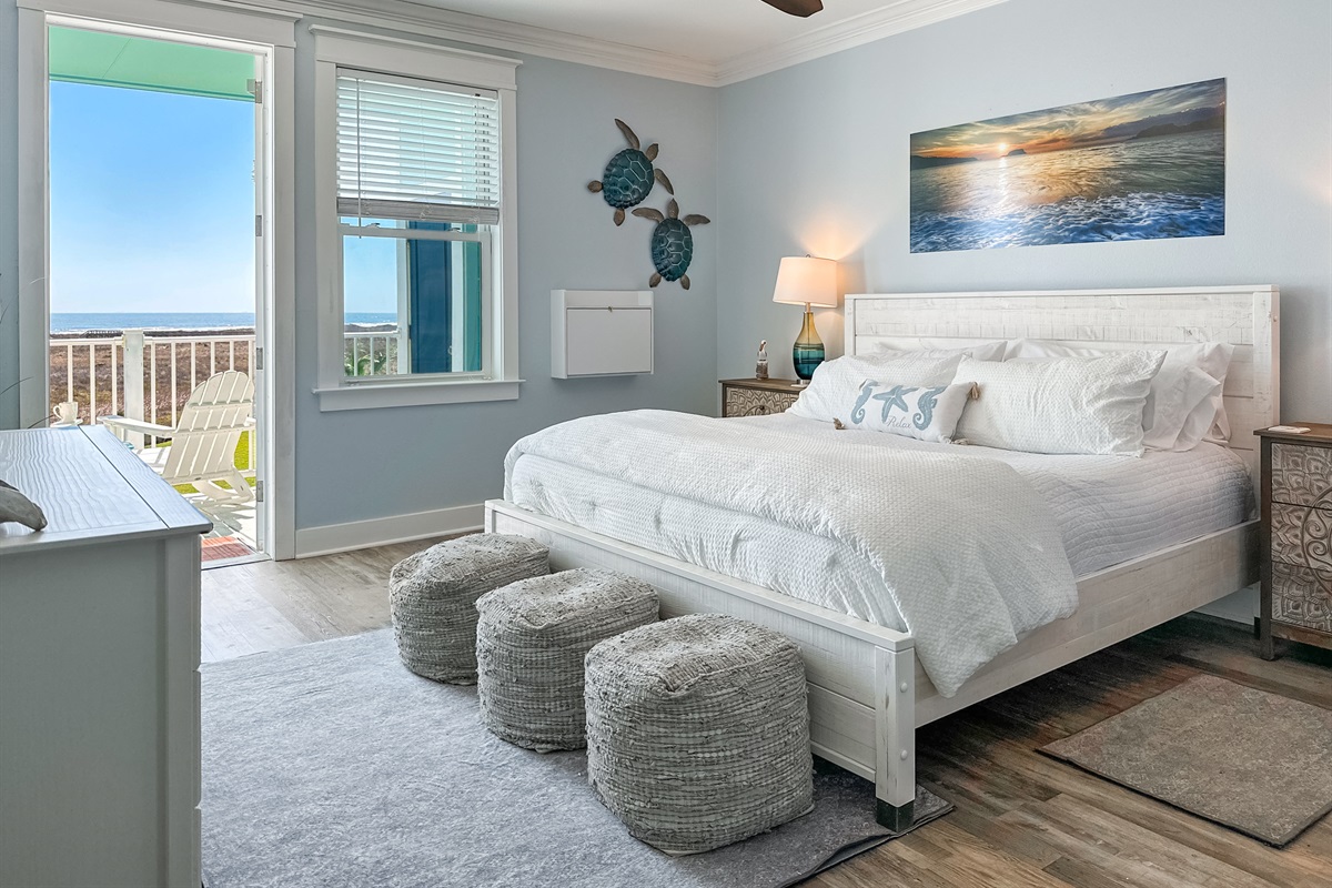 Awaken to amazing sunrise views of the ocean!
