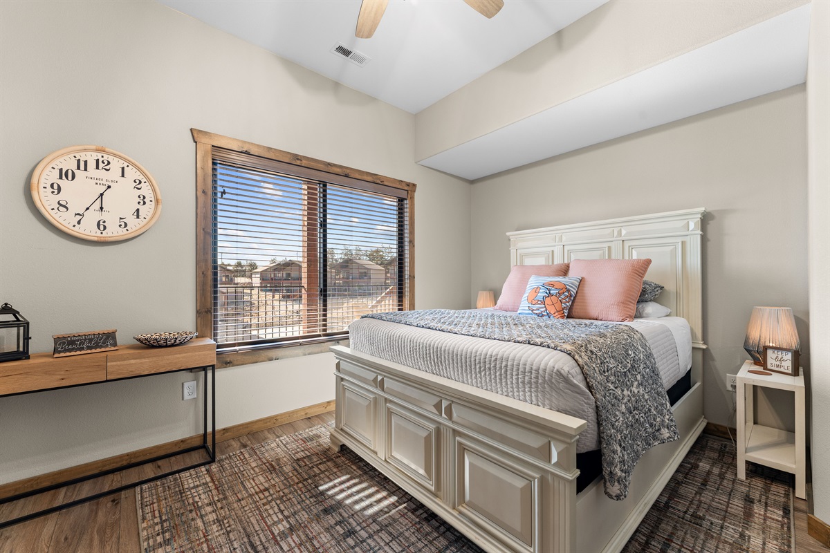 Lower level Queen bedroom 