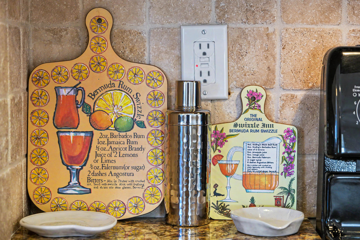 kitchen_bar_decor_cocktail_recipe_board