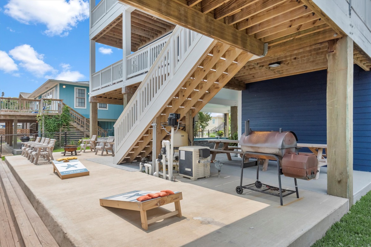 6428d73c77964c05a4e41447b2c8bedd Large | Beachhouse | Texas | TX | Vacation Homes | Galveston | Crystal Beach | Kokomo | Breezy Days | Beachfront Elegance | Sunrise Serenity | Southern Sands Property Management, LLC