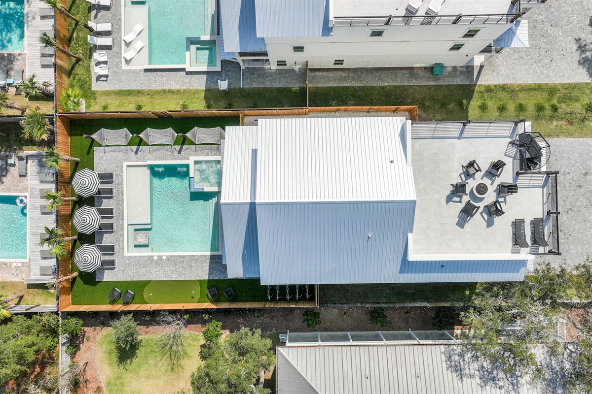 Luxury beachside home with a large rooftop 