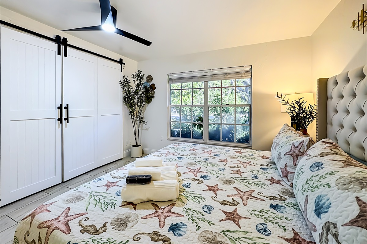 Sleep like royalty in our 2nd cozy bedroom, with a plush King-sized bed.