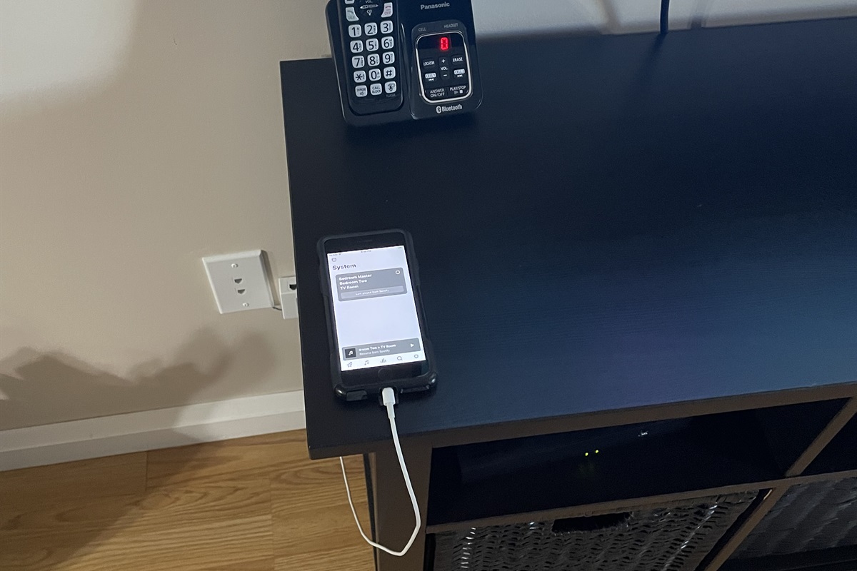 Smart phone in unit to control Sonos sound system. Includes Spotify music services. Can also be used to stream and cast your personal streaming services such as Netflix.