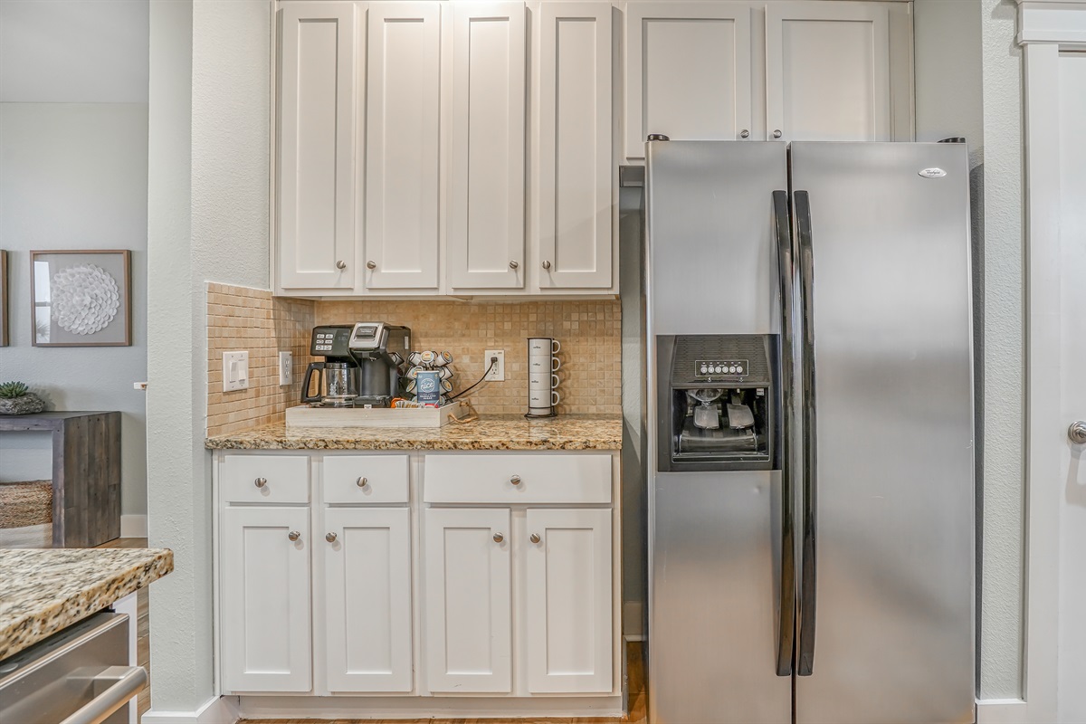 6436d78b75b0404d81283df8d75a8d0e Large | Beachhouse | Texas | TX | Vacation Homes | Galveston | Crystal Beach | Kokomo | Breezy Days | Beachfront Elegance | Sunrise Serenity | Southern Sands Property Management, LLC