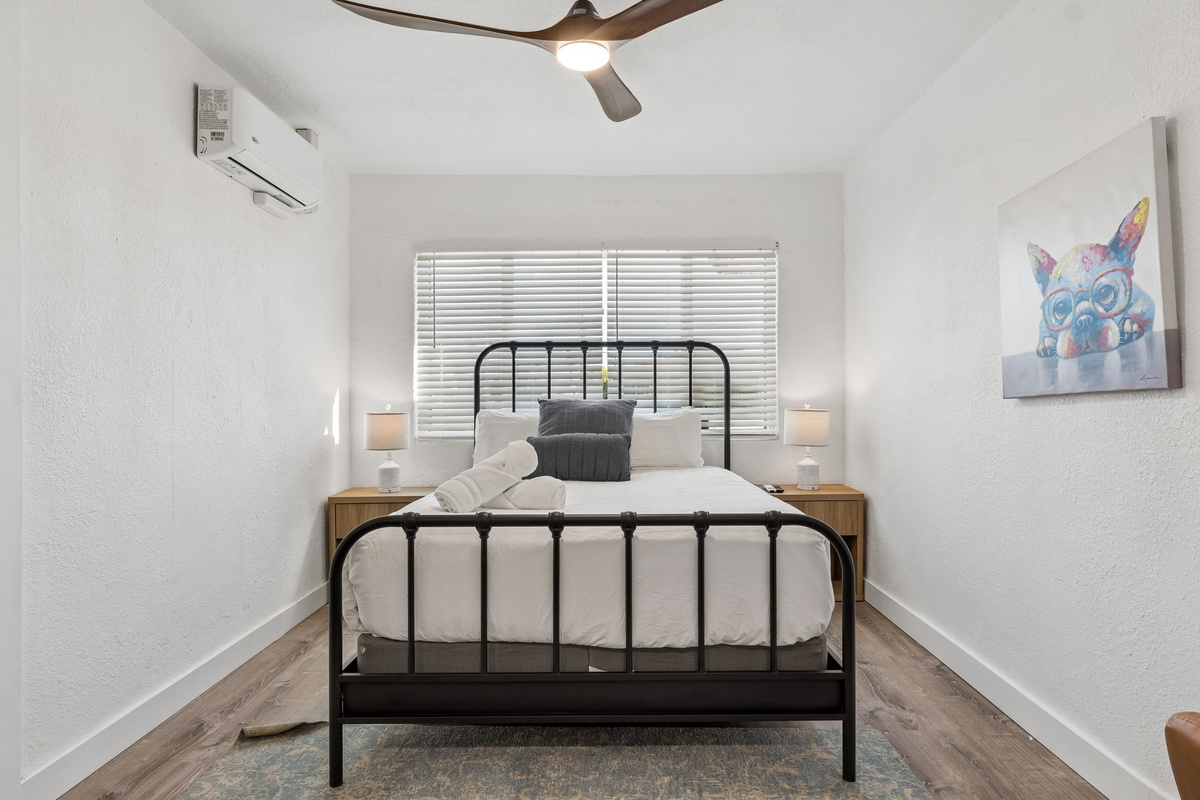Sleep like royalty in this queen bed!