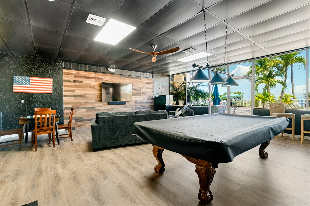 entertainment room & pool table