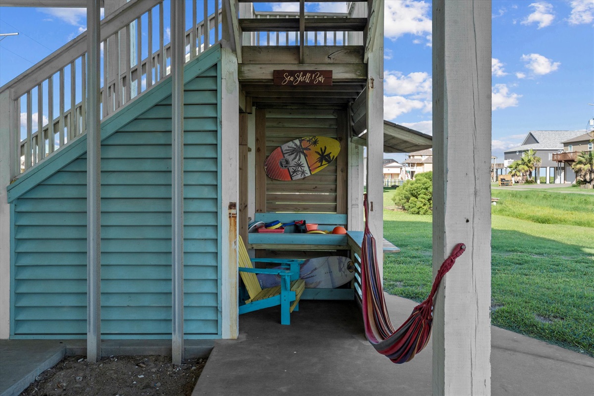 644a698de70e4b3aae3a1beb004b1625 Large | Beachhouse | Texas | TX | Vacation Homes | Galveston | Crystal Beach | Kokomo | Breezy Days | Beachfront Elegance | Sunrise Serenity | Southern Sands Property Management, LLC