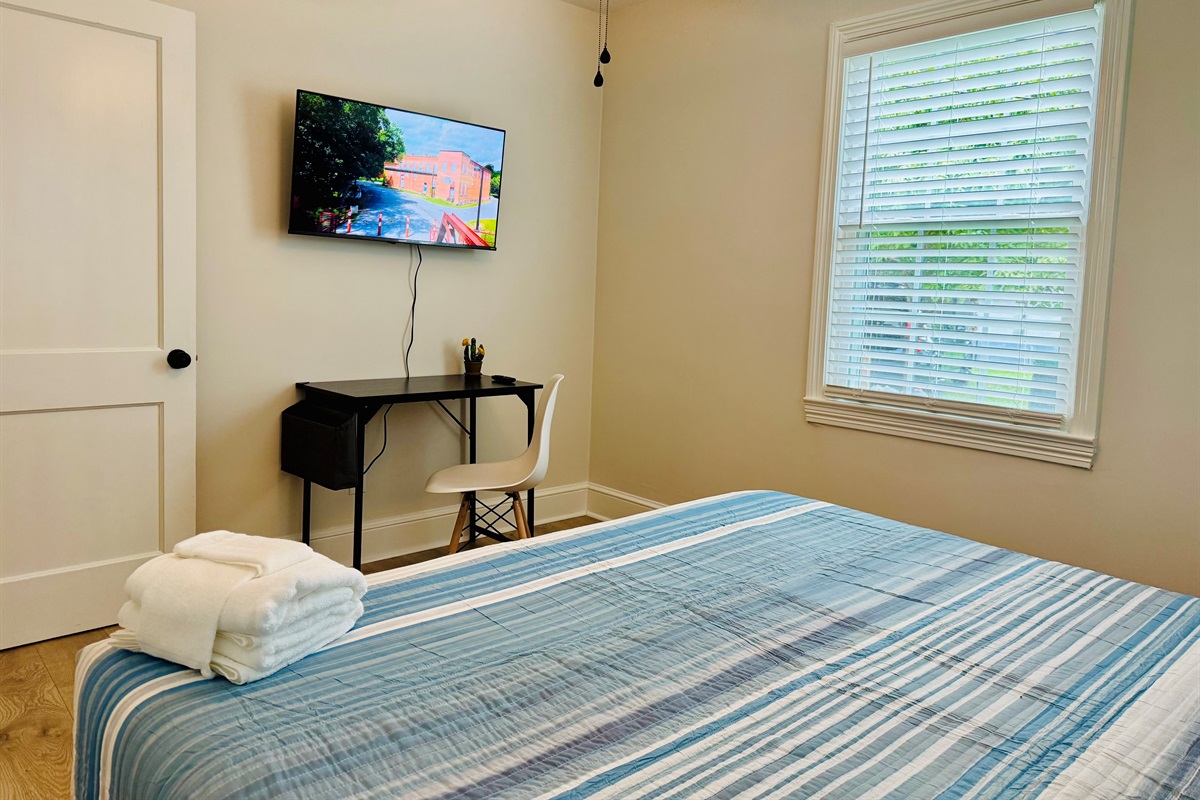 KING Bedroom with Smart TV, Nectar Mattress and desk area