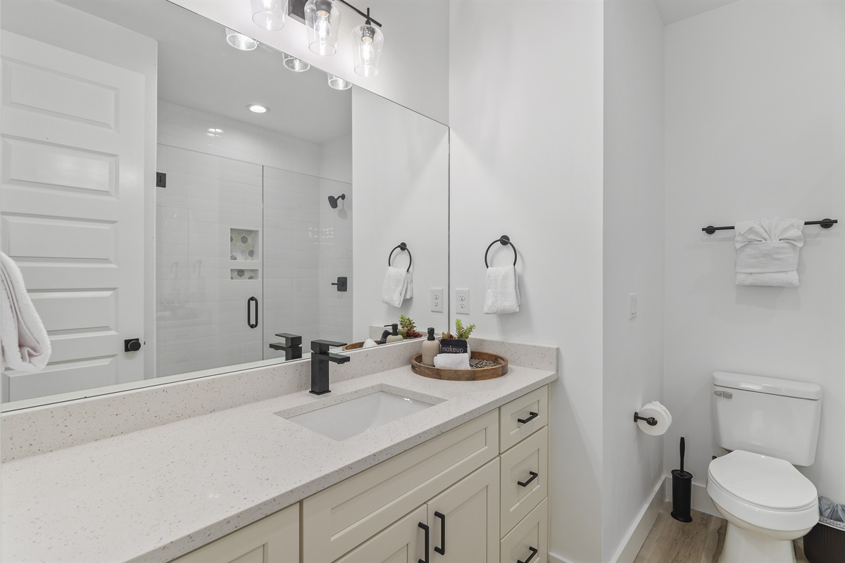 Bathroom # 5: Private Bath (Second Floor)
