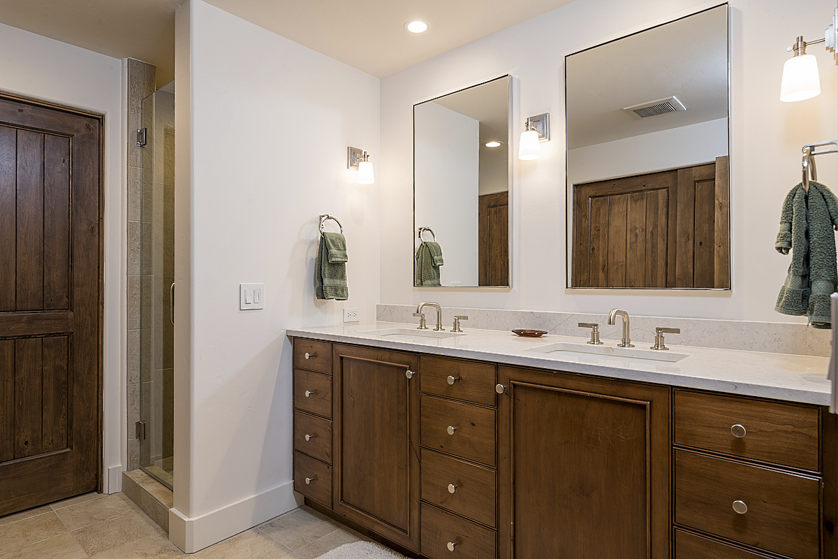 BR 2- En Suite Bath with Standing Shower