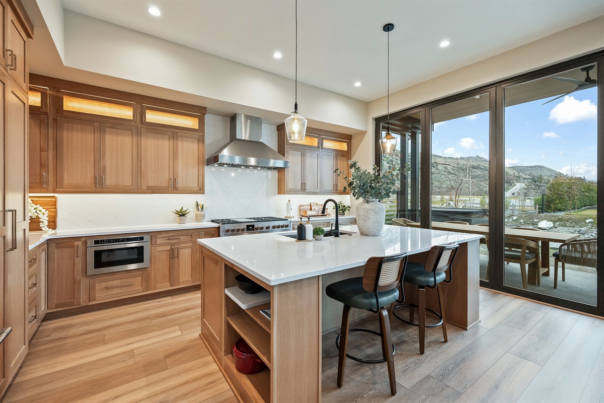 Dreamy chef' kitchen with custom cabinets, 6-burner stove (gas), fully loaded with everything you need for your group. 