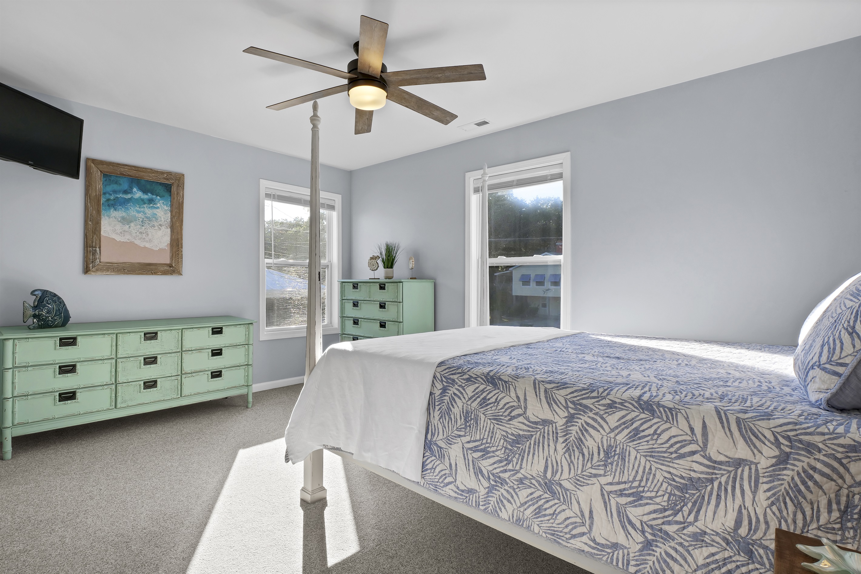 Upstairs Queen Bedroom 2