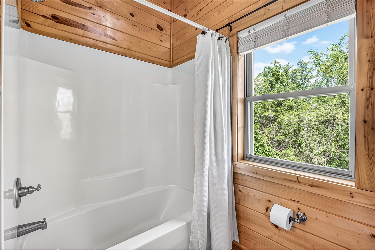 Ensuite bath/shower combo for top bedroom 