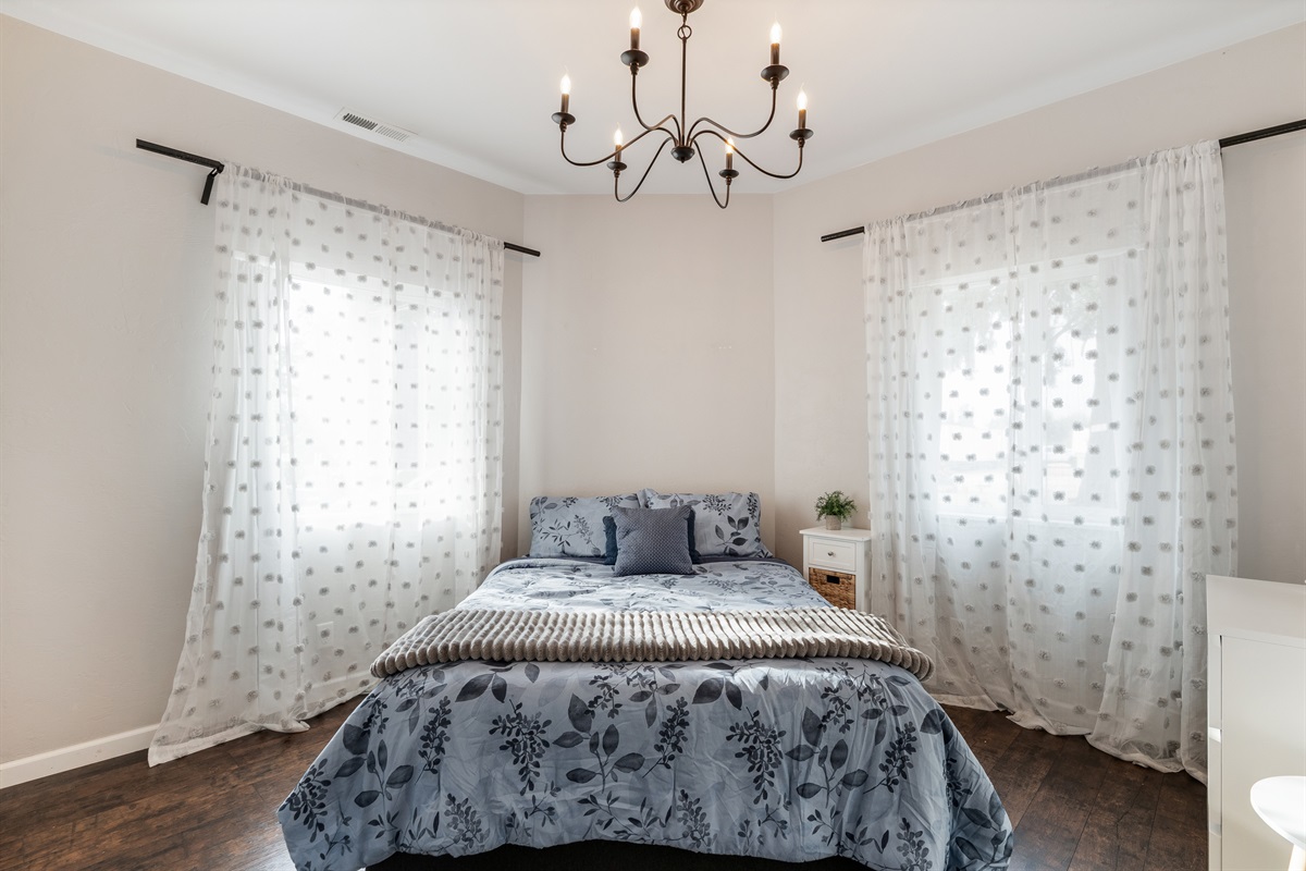 Queen size Tempurpedic mattress
