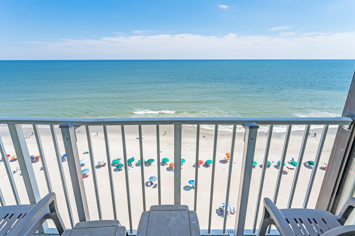 Balcony with Amazing Views of the Ocean🌊☀️
