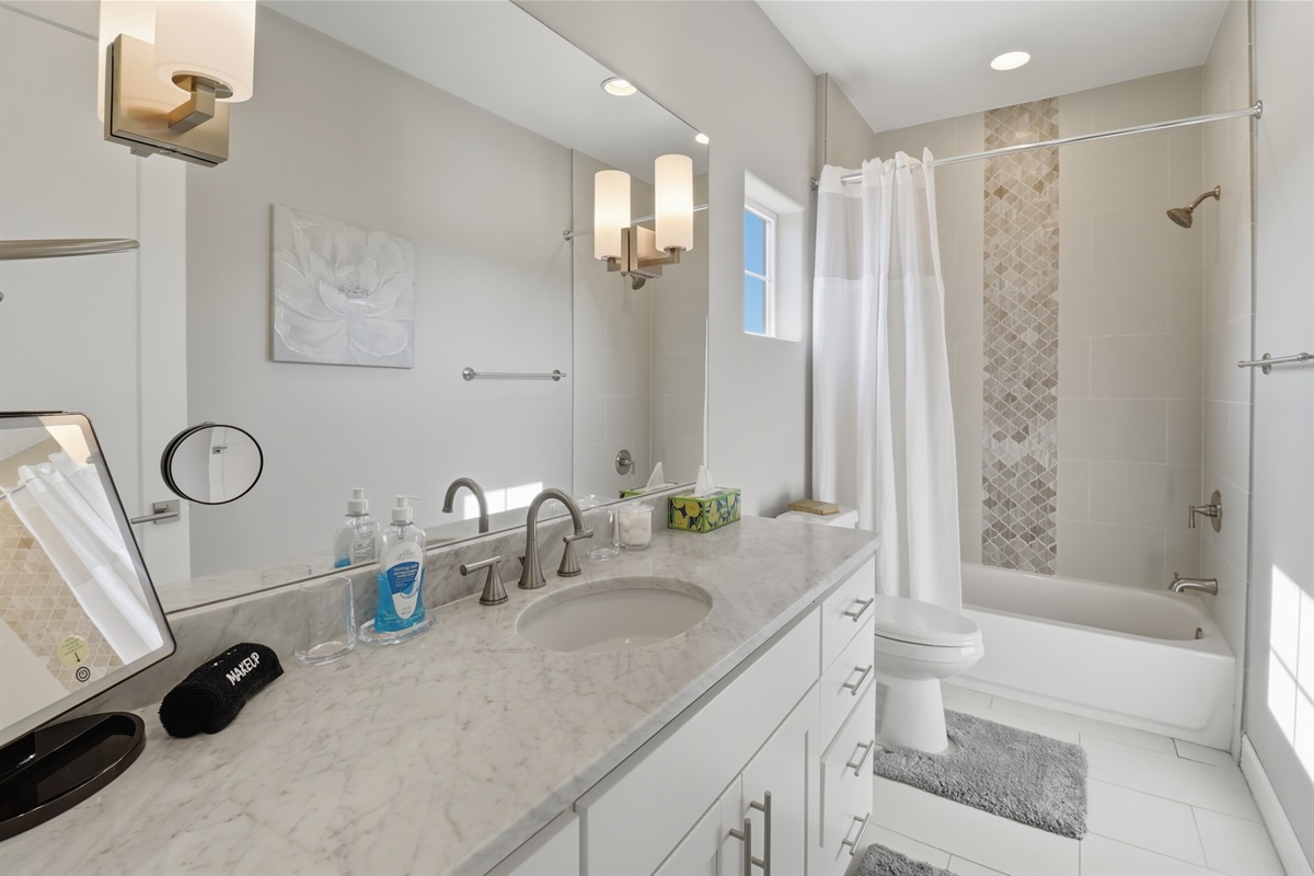 Bedroom 3 ensuite bathroom