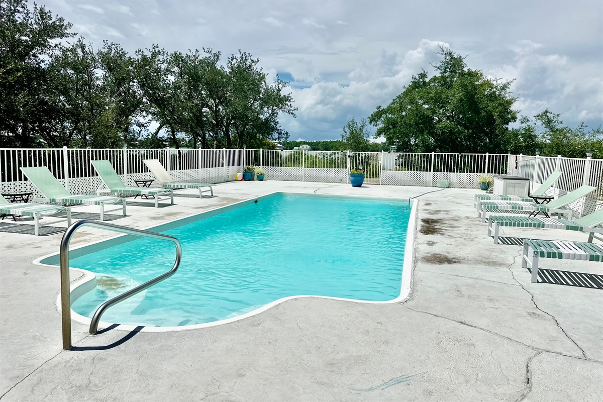 Nice large pool!
