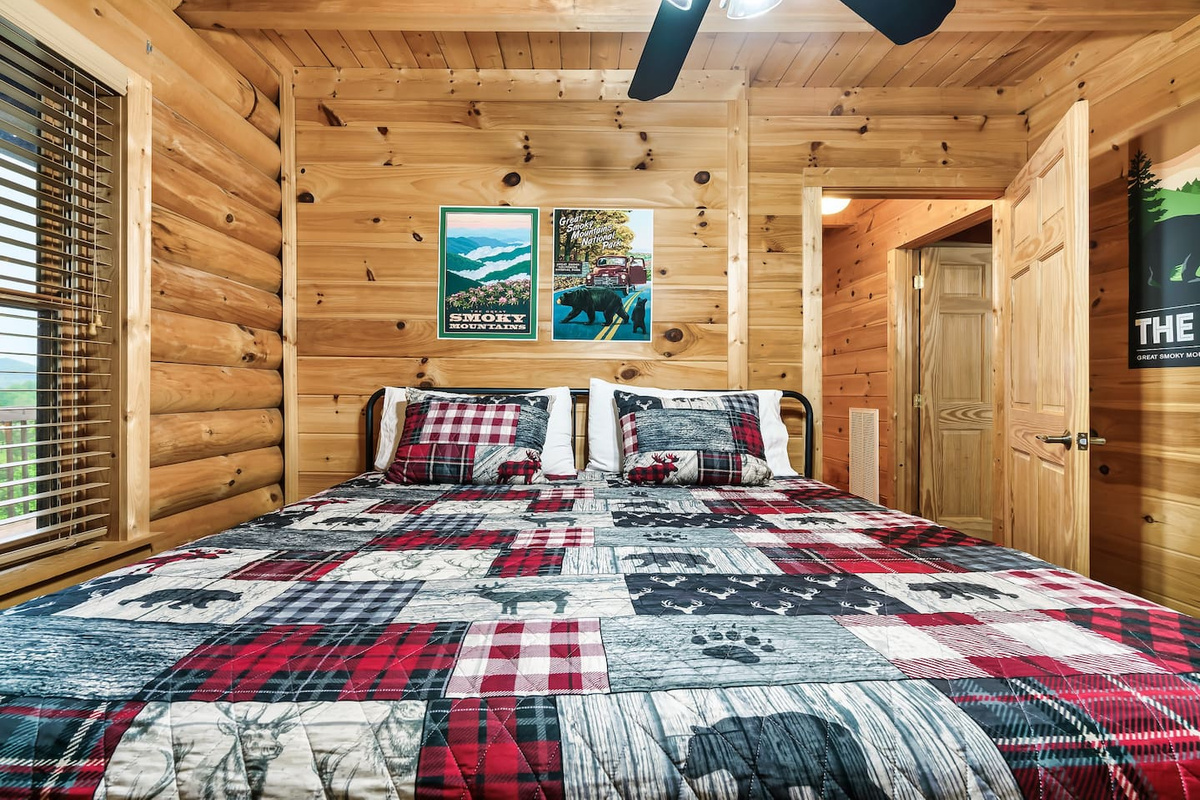 2nd bedroom - king bed - main floor