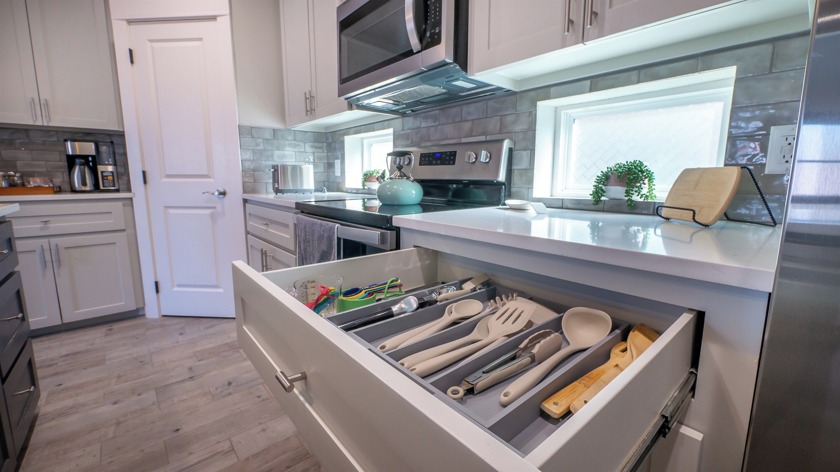 Spatulas, spoons, tongs, and more. Equipped with essential cooking utensils for everyday meals