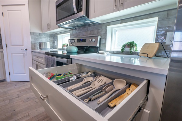 Spatulas, spoons, tongs, and more. Equipped with essential cooking utensils for everyday meals