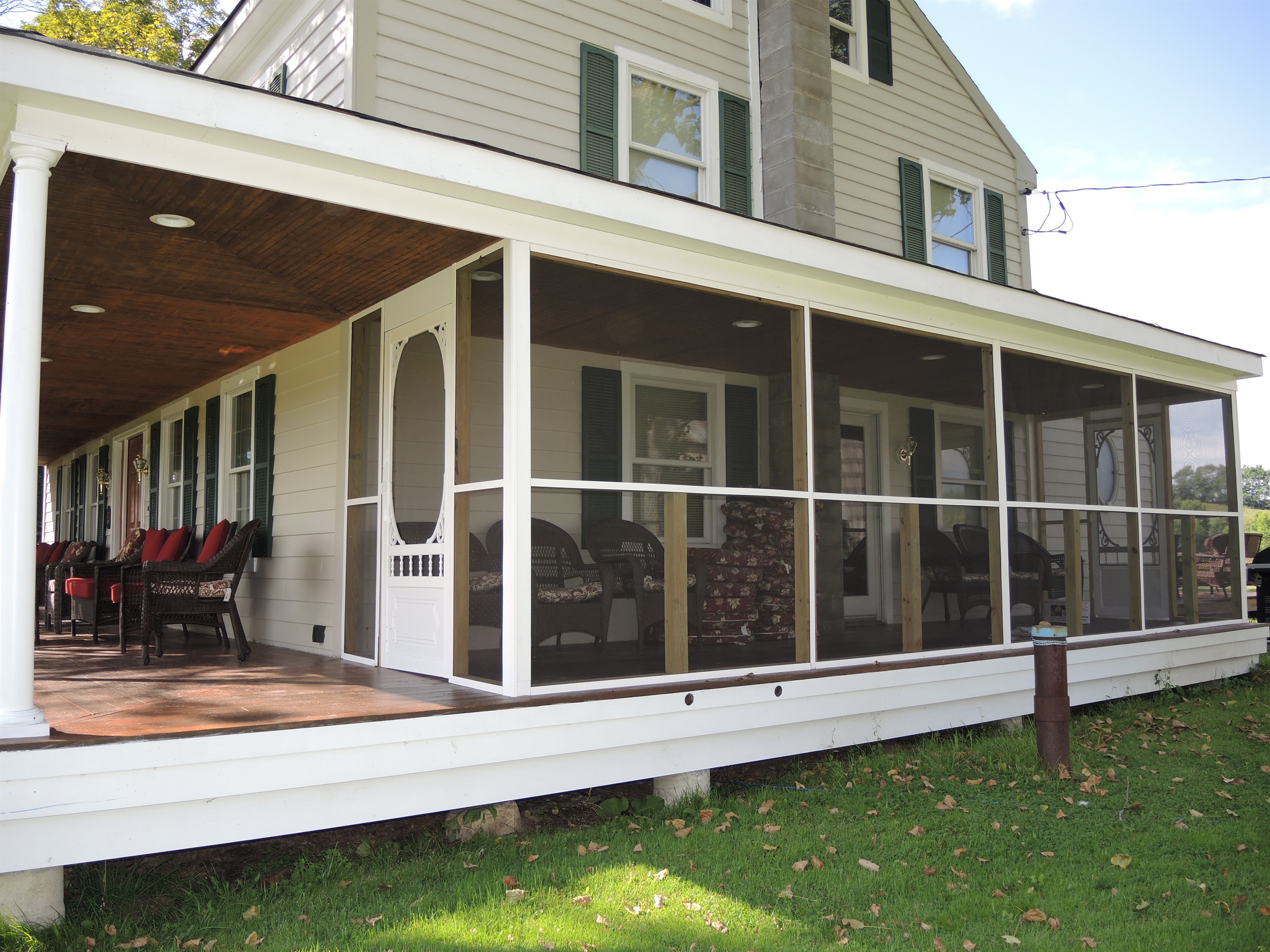 Screened in side porch