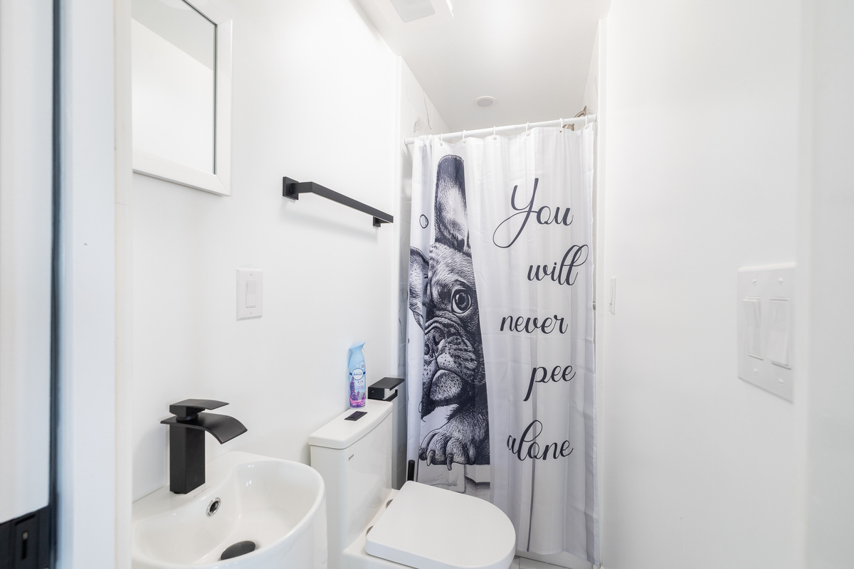 1st Floor Shared Full Bathroom