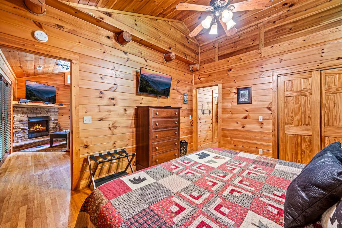 Main Level King Suite