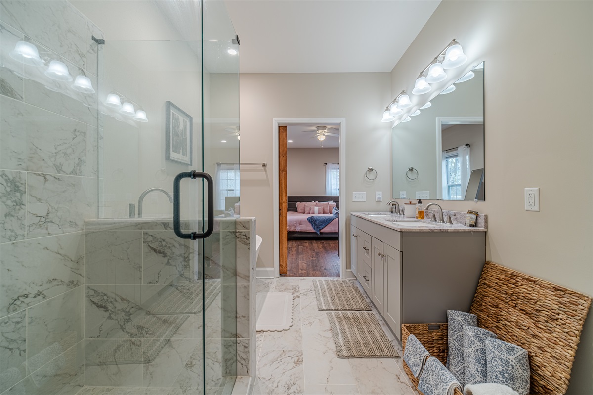 Master Bathroom Large Shower and Soaker Tub
