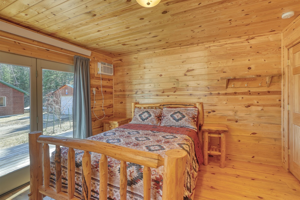 Master bedroom with Queen bed