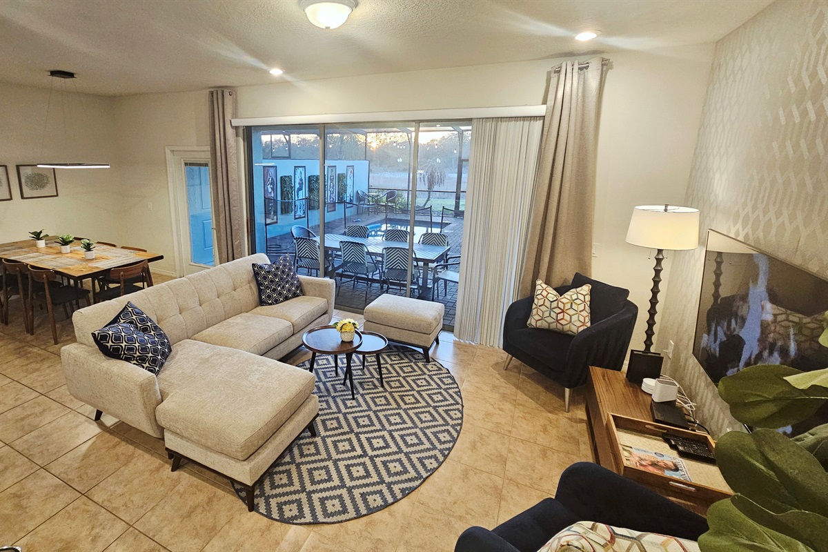 Living Area w/Comfortable Seating, Large Flat Screen TV and Pool View/Access