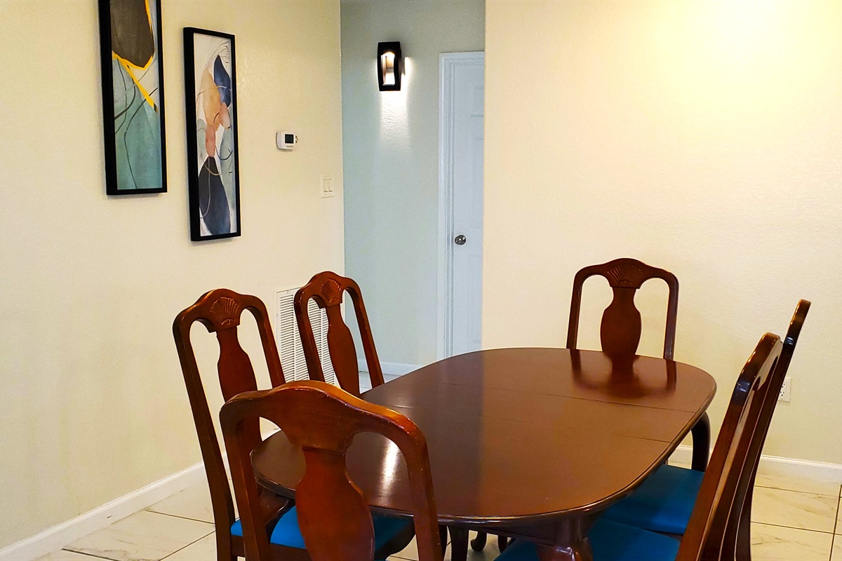 Dinning table with 6 chairs