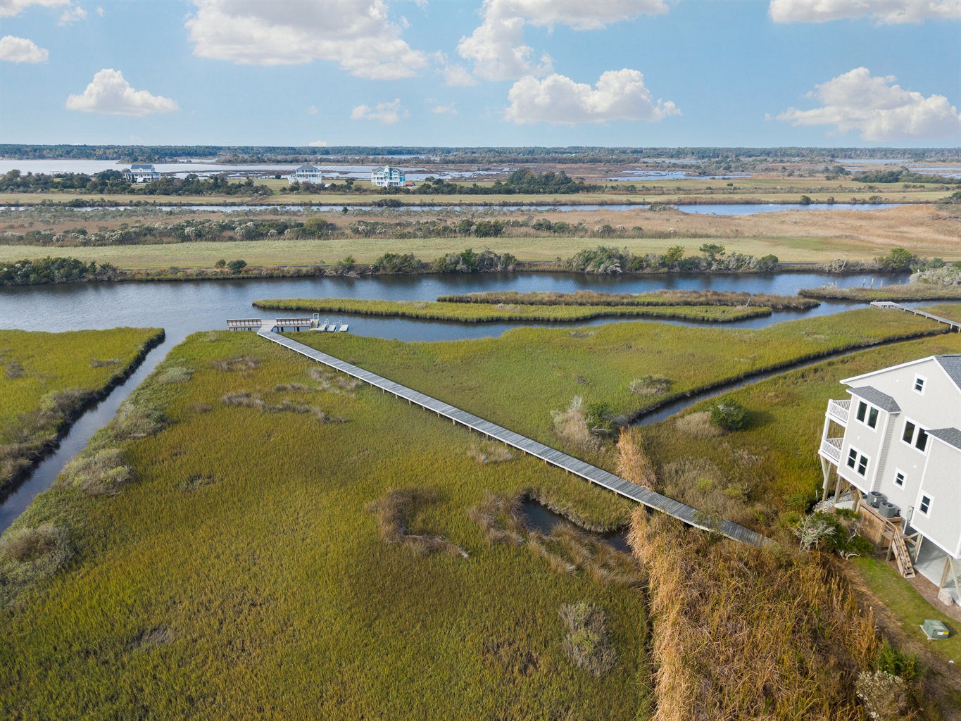 Serene waterway perfect for sunsets and quiet moments