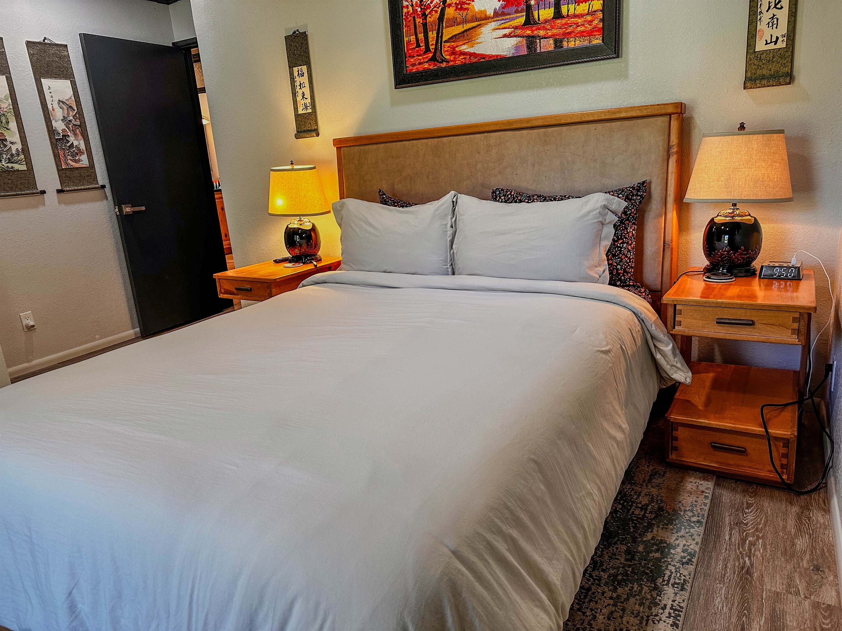 Queen Bed in 2nd Bedroom