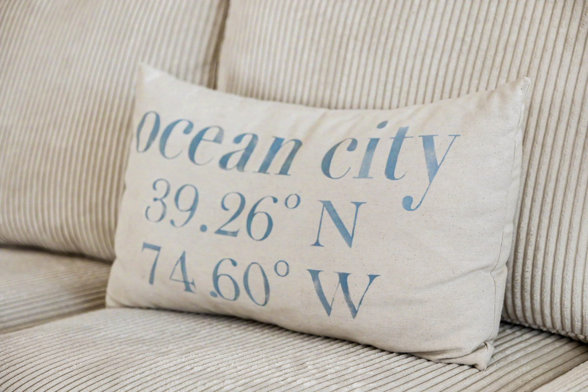 living_room_throw_pillow_ocean_city