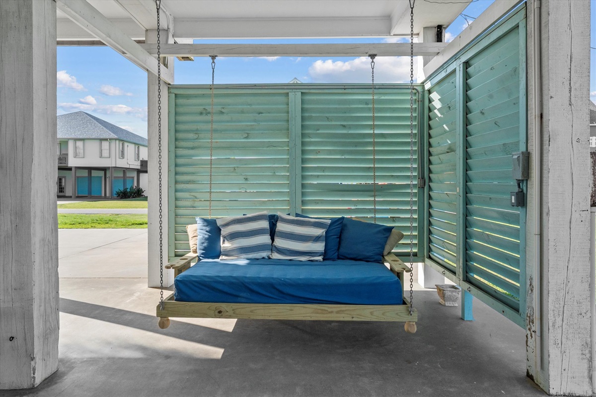 64eb1500548b4ed69864874aaf0cf831 Large | Beachhouse | Texas | TX | Vacation Homes | Galveston | Crystal Beach | Kokomo | Breezy Days | Beachfront Elegance | Sunrise Serenity | Southern Sands Property Management, LLC