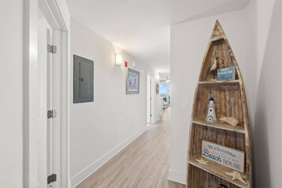 Front Entrance to Turtle Cove