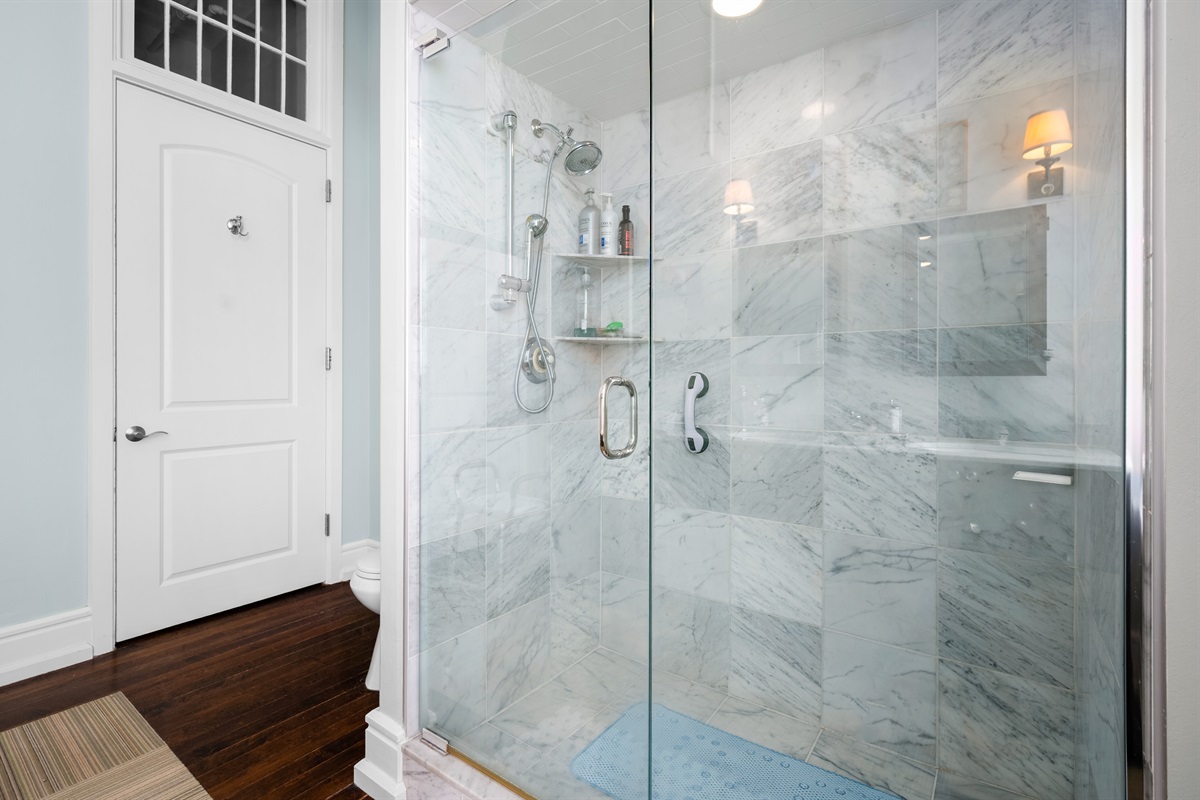 Ensuite Modern Bathroom