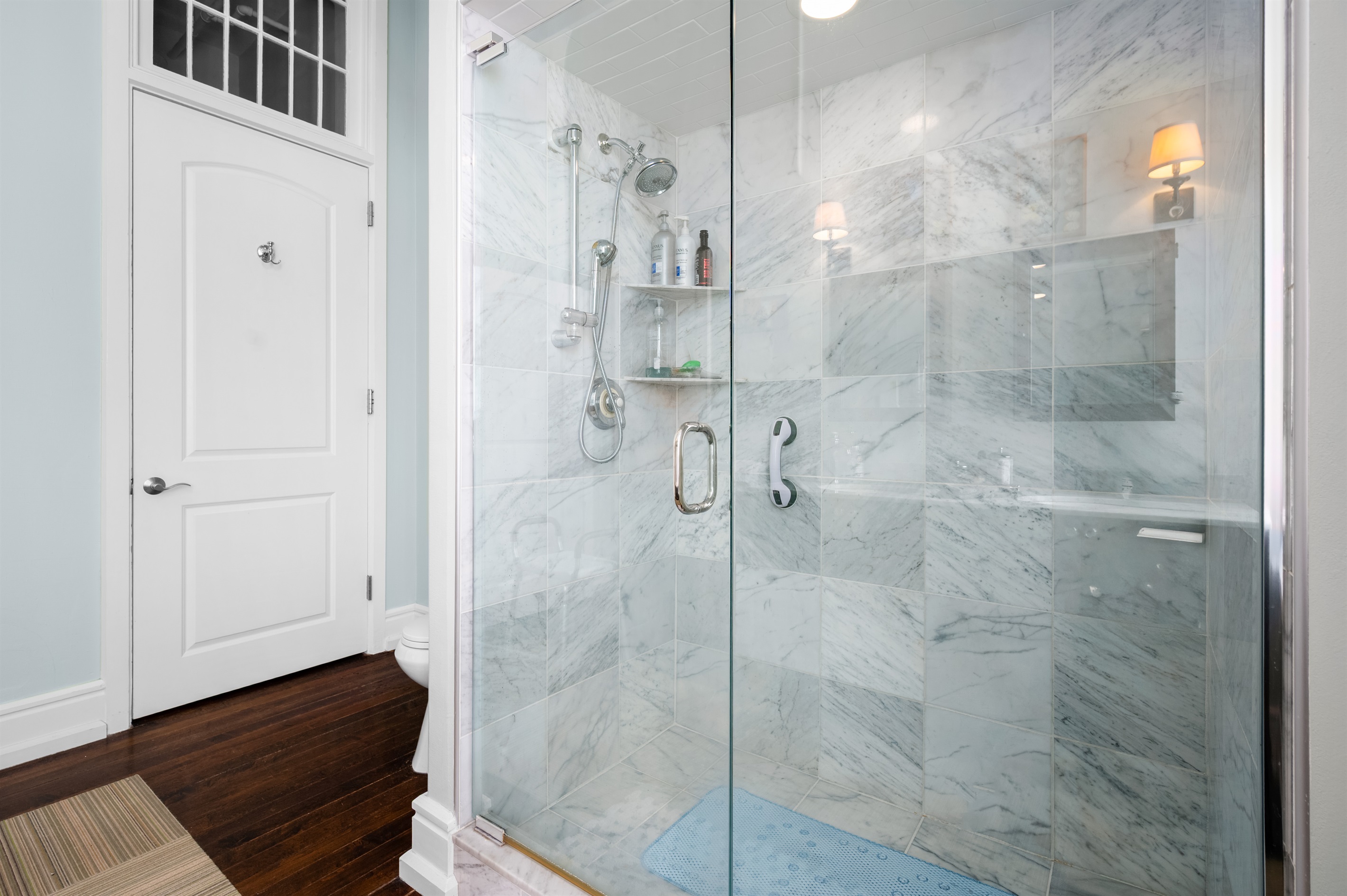 Ensuite Modern Bathroom