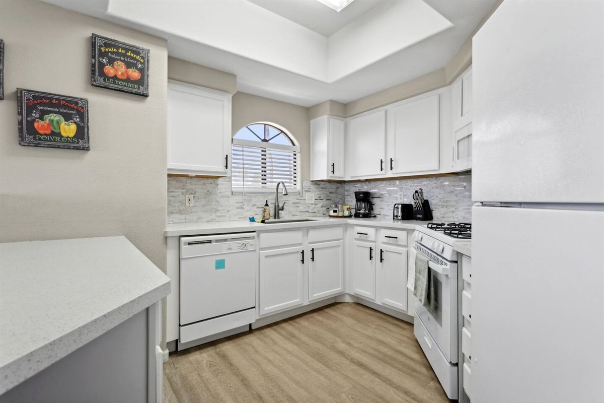 Desert Gem; 1BR Condo Near Stadium & Westgate — Desert Gem; 1BR Condo Near Stadium & Westgate, Phoenix, Arizona — photo 13