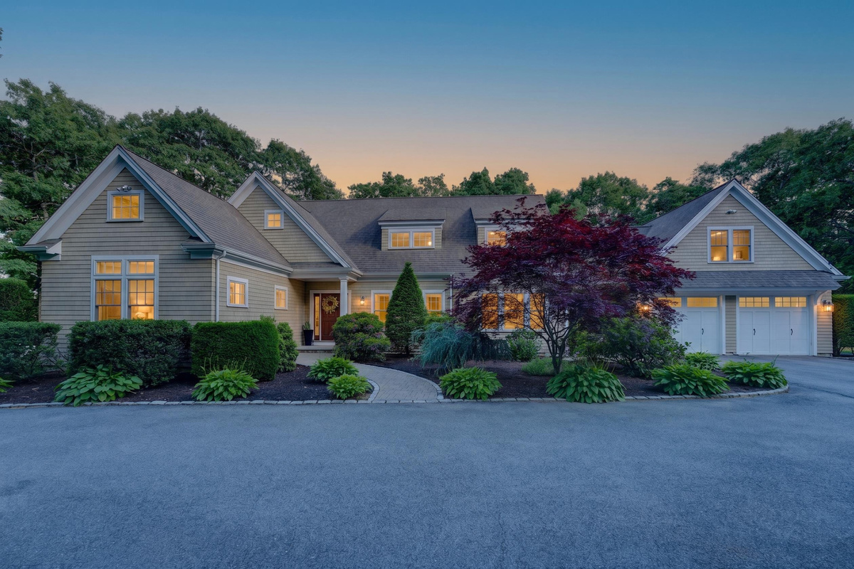 Our house is designed for relaxation, fun, and unforgettable moments! Book now!