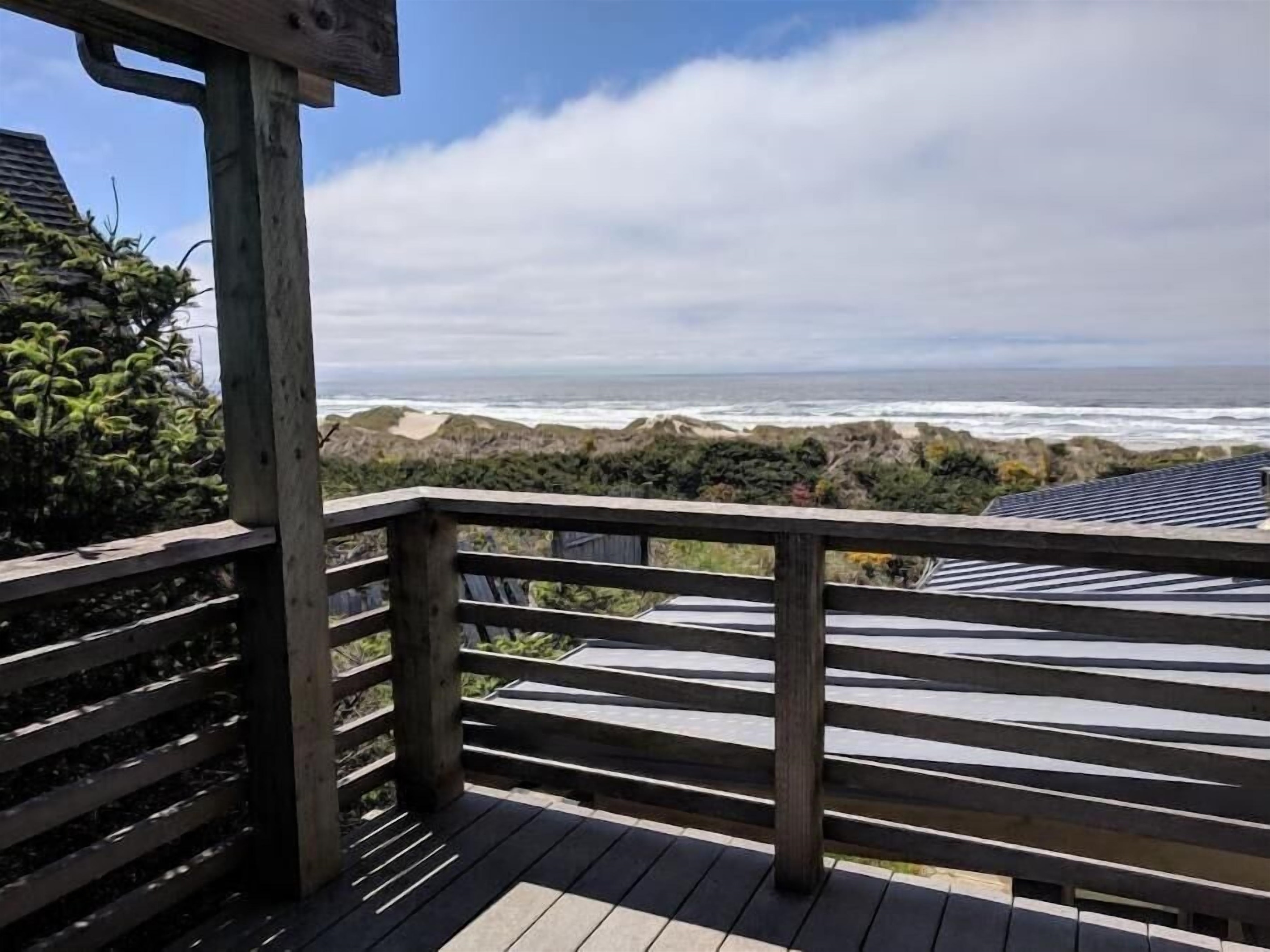 second floor deck of of primary bedroom